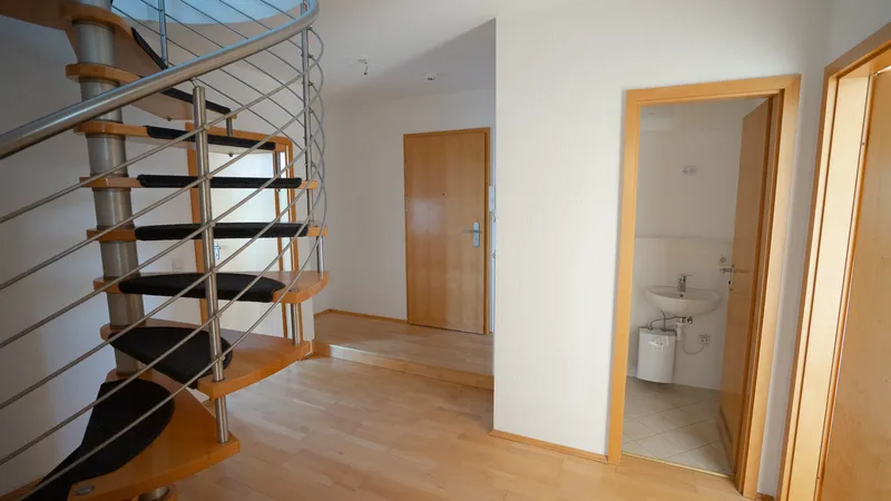 Familienfreundliche 4-Zimmer-Maisonettewohnung mit großzügigem Grundriss in attraktiver Lage — photo 1